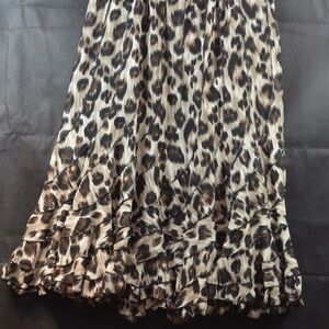 Lepoard Full Skirt SZ XL Nouveau NWT